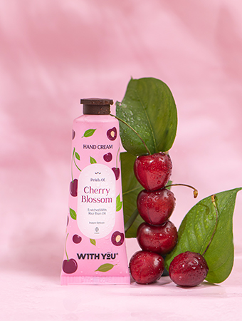 کرم شکوفه گیلاس